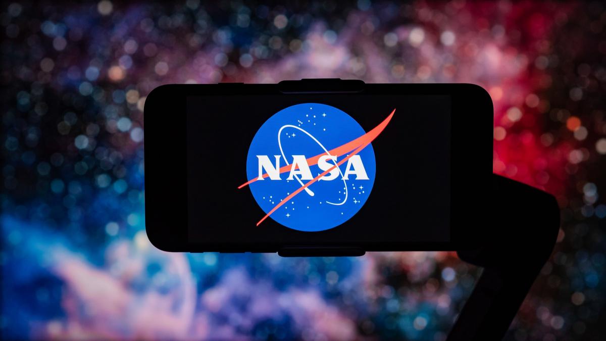 NASA încearcă să salveze telescopul Swift înainte să cadă pe Pământ
