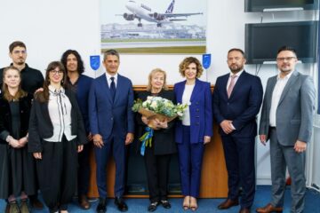 Prima aeronavă Boeing 737 MAX care înnoiește flota TAROM va purta numele „Mircea Lucescu”