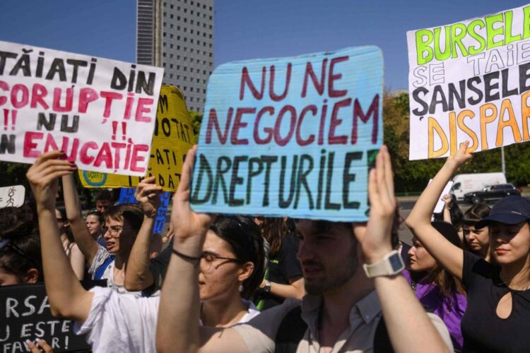 Sindicaliștii din educație anunță proteste miercuri la sediile Guvernului și Parlamentului