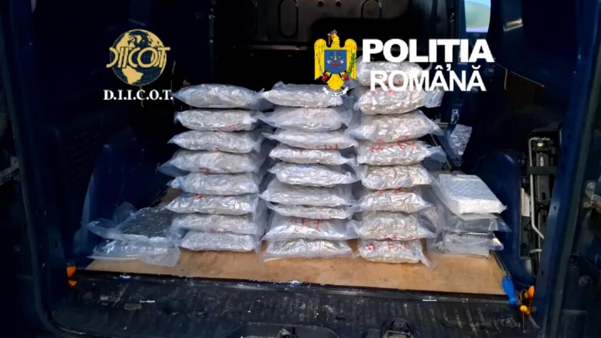 Canabis și cocaină de contrabandă, confiscate pe A1 în timpul unui control în trafic
