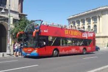 Veste excelentă pentru turiști! Până când poți circula la preț redus cu autobuzele Bucharest City Tour