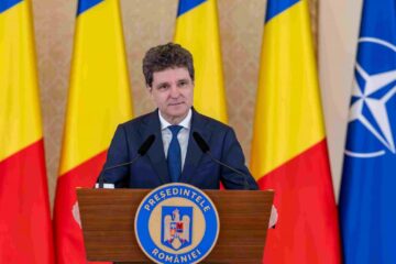 „președintele dă o lovitură de stat în PNL cu puțulica lui”