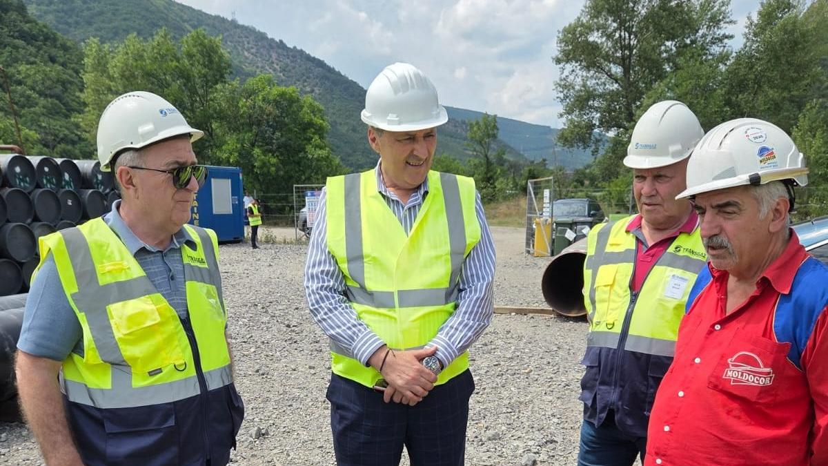 75.000 de consumatori casnici din județele Mehedinți și Caraș Severin vor avea acces la gaze naturale datorită investițiilor Transgaz