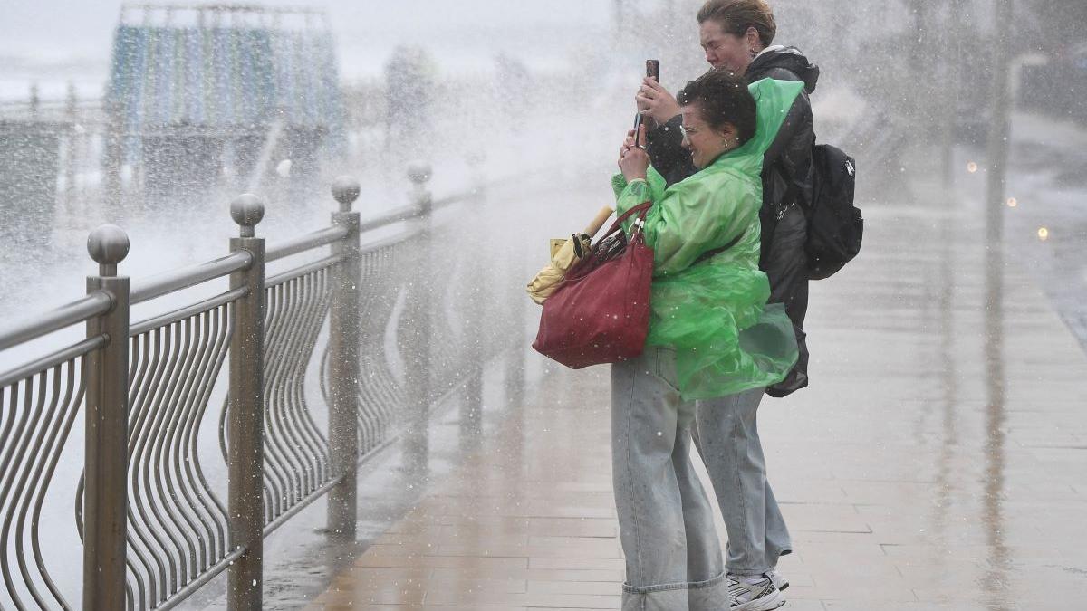 Alertă meteo imediată de vreme severă! Ploi torențiale, descărcări electrice și grindină. Iată lista localităților afectate