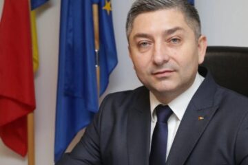 Alin Tișe atacă dur conducerea PNL și acuză o „slugărnicie inutilă” în partid