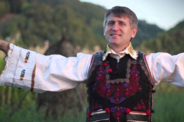 Cântărețul Cristian Pomohaci pierde lupta în instanță. Va fi judecat din arest pentru trafic de droguri