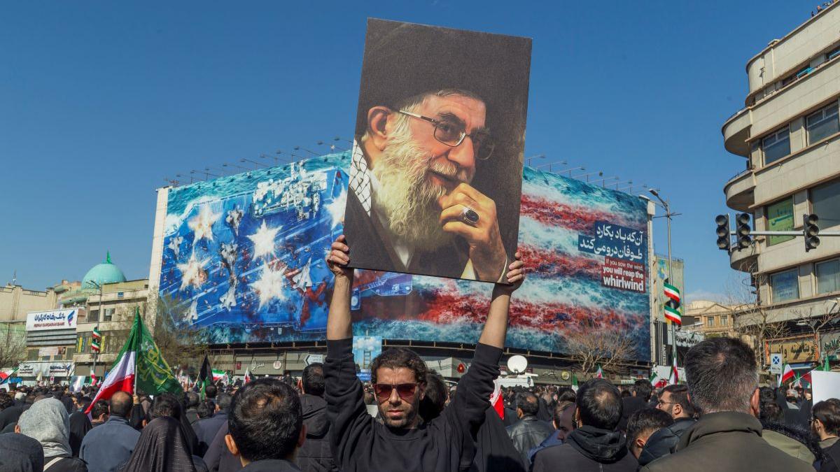 Iranul, în doliu național. Încep funeraliile liderului suprem Ali Khamenei