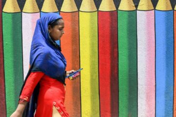 Povestea Indiei în calendarul Pirelli 2027: Rochii aurii, sitar și străzi istorice