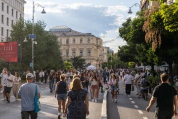 Primul weekend din august aduce noi experiențe pe Calea Victoriei, la „Străzi Deschise – București, Promenadă urbană”