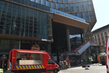 Un român printre victimele tragediei din Bruxelles. Șase muncitori au murit după un incendiu urmat de prăbușirea unui lift în clădirea OXY