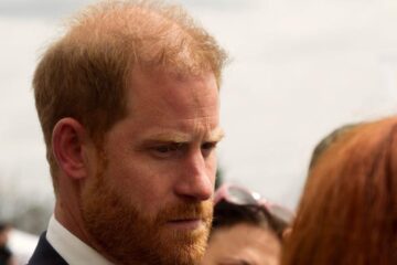 Tensiuni în familia regală britanică înaintea vizitei prințului Harry în Regatul Unit. Cum a reacționat Regina Camilla