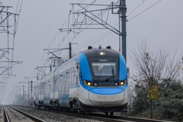 Peste două ore de întârziere într-un tren Brașov-Constanța fără aer condiționat