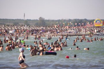 Apa mării s-a răcit brusc la Constanța. Ce trebuie să știe turiștii