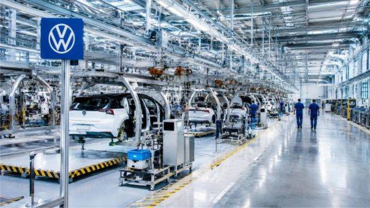VW ar putea ajunge în mâinile chinezilor: Sfârșitul unui imperiu?