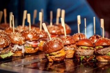 Burgeri gigantici și petreceri de Ziua Independenței SUA