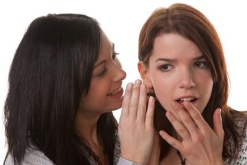 4 date de naștere ale celor mai curioși oameni. Nu pot să își vadă de treburile lor