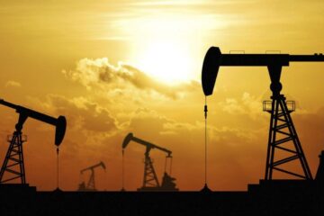 Alertă pe piața energiei: Petrolul se scumpește masiv din cauza blocajului din Strâmtoarea Ormuz