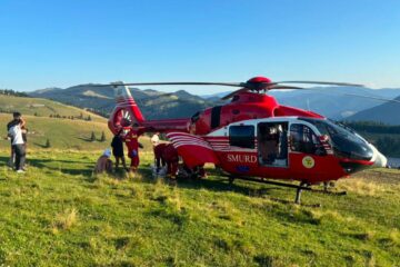 Dramă în Bucegi: doi alpiniști germani, tată și fiu, salvați cu elicopterul SMURD după ce au rămas blocați pe peretele Văii Albe