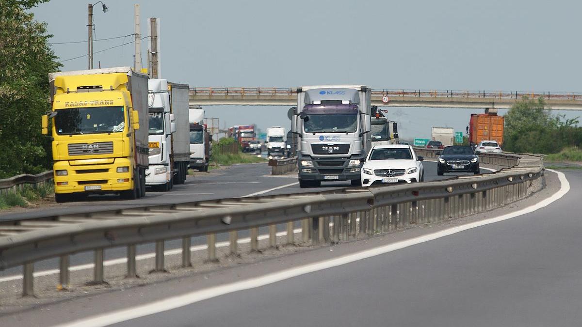 Atenție, șoferi! Restricții pentru camioane de Adormirea Maicii Domnului