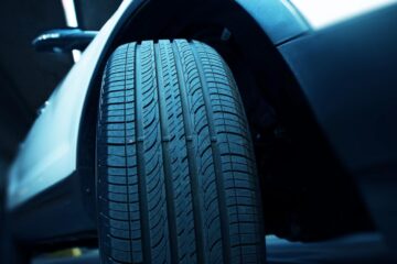 Canicula, dușmanul șoferilor. Ce se poate întâmpla cu anvelopele pe asfaltul încins