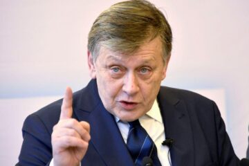 Crin Antonescu îl propune pe Alexandru Nazare pentru funcția de premier: «Ar trebui să-l numească»