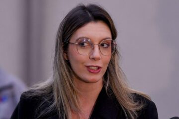 Diana Buzoianu atacă din nou drepturile sindicatelor, fără să cunoască legea