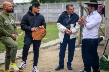 Echipa roșie condusă de Liviu și Andrei a obținut o nouă victorie aseară, la Poftiți pe la noi – Poftiți la întrecere, într-o ediție lider de audiență! Galbenii caută revanșa, diseară!