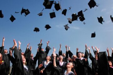 Femeile domină universitățile din UE. Domeniile în care diferența față de bărbați este uriașă