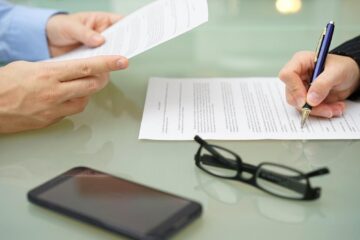 Riscurile creditelor fulger: Executat silit după ce datoria i s-a multiplicat de patru ori