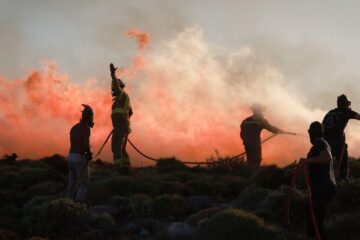 Incendiu de amploare în Halkidiki. Avertisment urgent pentru turiștii români
