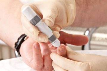 Pulsoximetru vândut drept glucometru: capcana din reclamele online pentru diabetici. Avertismentul unui medic diabetolog