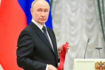 Lavrov: Putin este „trimis de Dumnezeu” pentru a salva Rusia