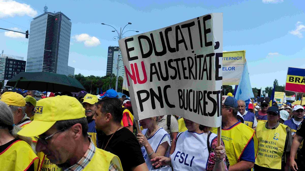 Noua Lege a Salarizării îi face pe profesori mai săraci decât pe vremea marii greve din Educație