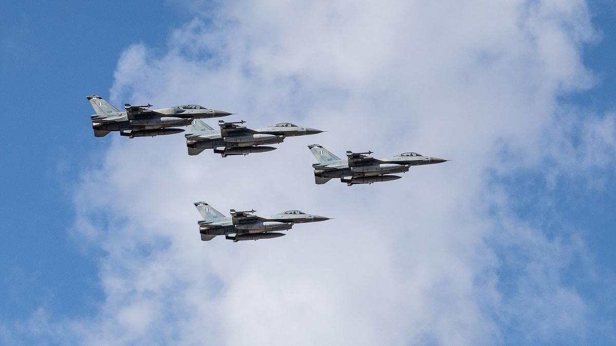 MApN intervine din nou la graniță: Avioane F-16 trimise să intercepteze o țintă aeriană în Tulcea