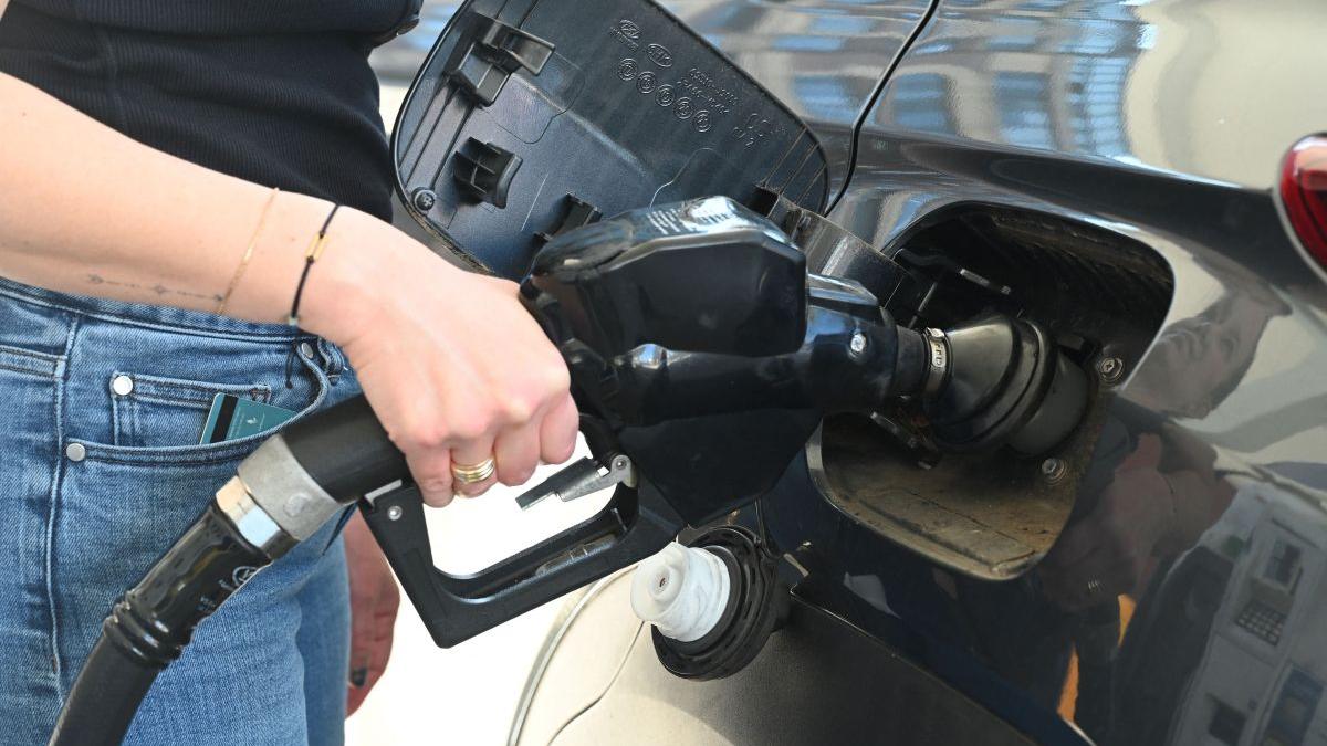Motorina lipsește sau ni se pregătesc prețuri mai mari? Strategia care scumpește artificial carburanții