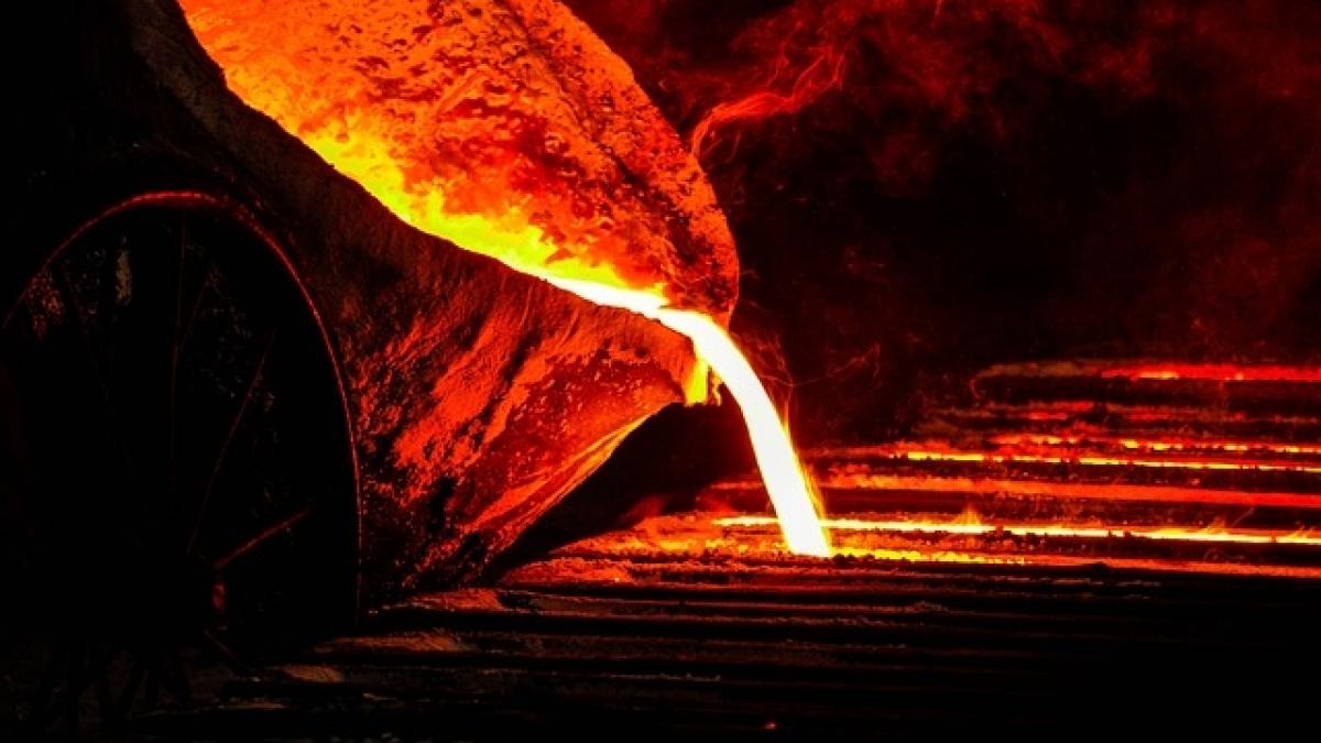 Companii din toată Italia se aliază pentru a salva cea mai mare oțelărie din Europa, acuzată că a îmbolnăvit de cancer un oraș întreg