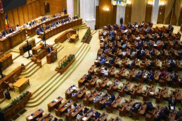 PNL vrea sesiune parlamentară extraordinară: Legea salarizării intră la vot de urgență