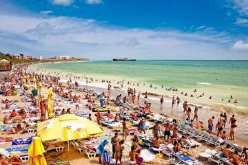 Surpriză pe litoral în august: Prețurile nu au explodat! Cât te costă o vacanță de 5 nopți la mare