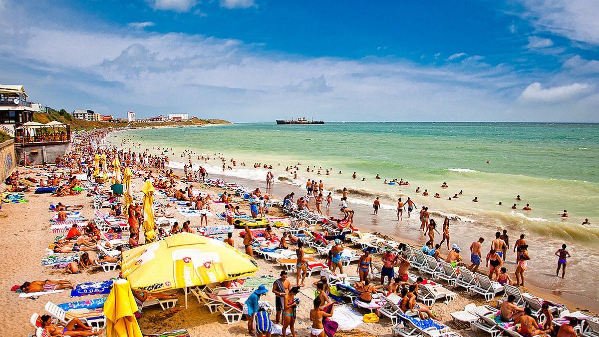 Surpriză pe litoral în august: Prețurile nu au explodat! Cât te costă o vacanță de 5 nopți la mare