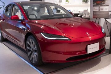 Problemă URIAȘĂ la mașinile electrice: Milioane de vehicule Tesla din China au fost rechemate în service