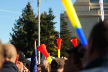 Protest în fața Ministerului Muncii: „Vrem salarii mai mari!”