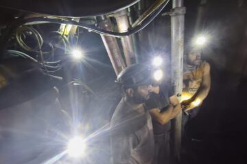Reportaj. Ultimii mineri din Valea Jiului, la 500 de metri sub pământ: „Muncim pentru mai puțin de 3.000 de lei”