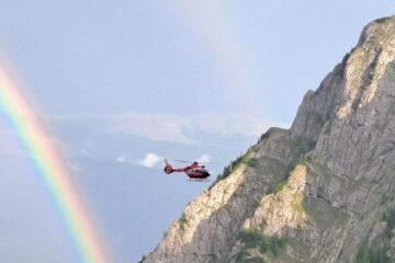 Salvamontiști germani, salvați cu elicopterul din Peretele Văii Albe. „Nu credeam că e posibil în România, poate doar în Elveția”