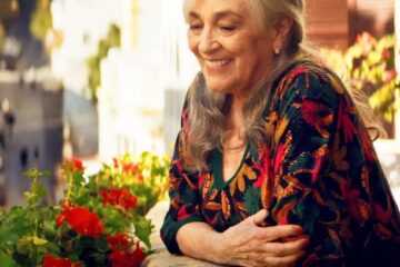 „Strada Málaga” — povestea unei femei de 79 de ani care refuză să renunțe la viață, la dragoste și la casa ei. Din 2 octombrie, în cinematografele din România