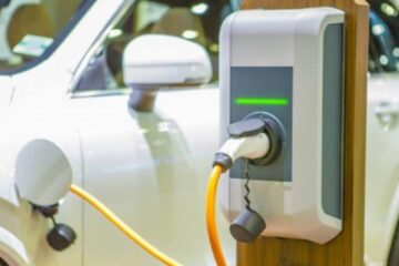 De la scutire totală la taxă pe kilometru: cum se schimbă fiscalitatea mașinilor electrice în Europa