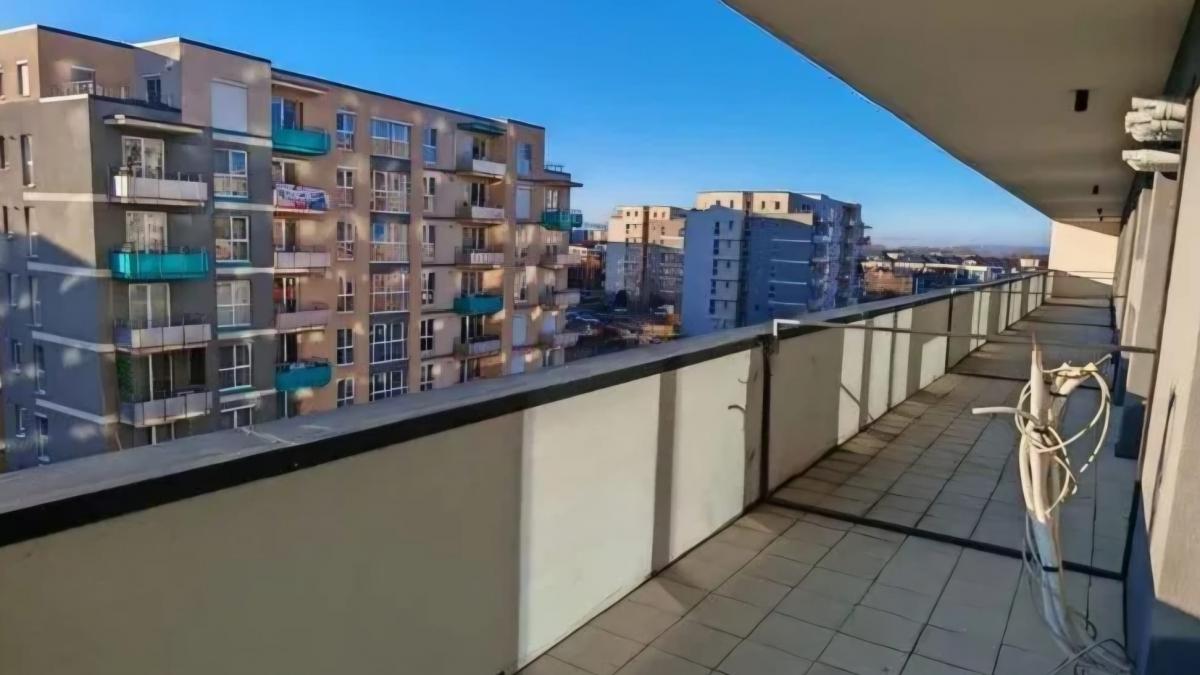 Alertă de țeapă imobiliară model Nordis, la Brașov! Peste 400 de familii riscă să-și piardă casele și îi cer ajutorul lui Nicușor Dan