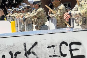 Un agent ICE a împușcat un venezuelean în Austin după o oprire în trafic. Bărbatul e în stare gravă, iar primarul cere o anchetă independentă