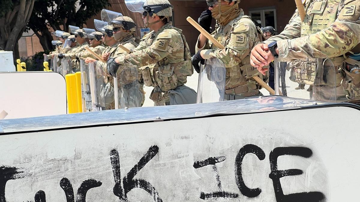 Un agent ICE a împușcat un venezuelean în Austin după o oprire în trafic. Bărbatul e în stare gravă, iar primarul cere o anchetă independentă