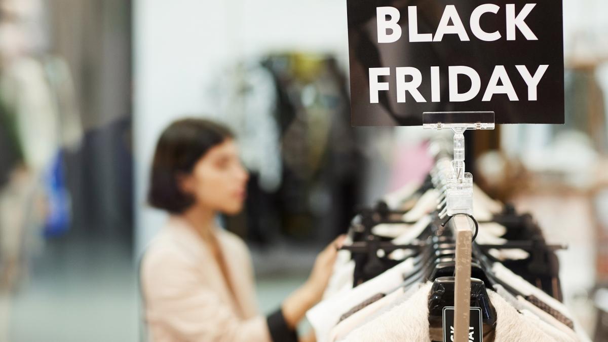 Când este Black Friday în 2026. Ziua cu cele mai bune prețuri din an