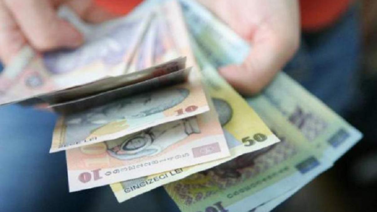 Cât câștigă românii? Domeniile și județele cu cele mai mari salarii